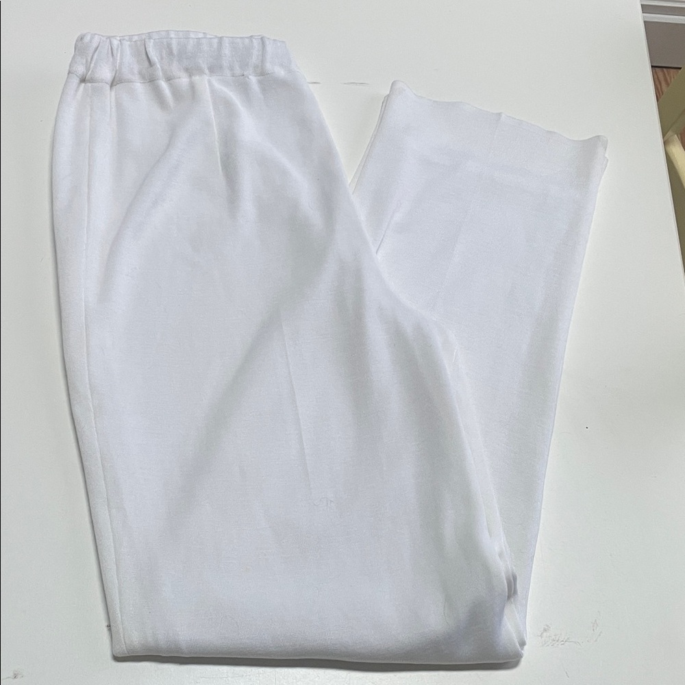Ming Wang White Lounge Pants Width across 13”, Inseam 30”